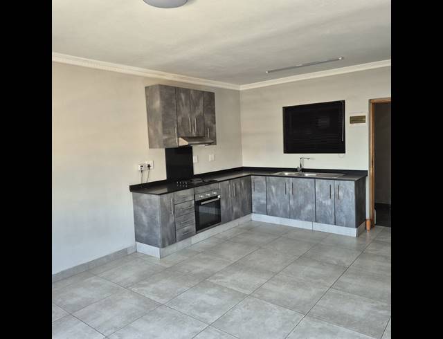 2 BEDROOM FLAT TO LET IN MONTCLAIR